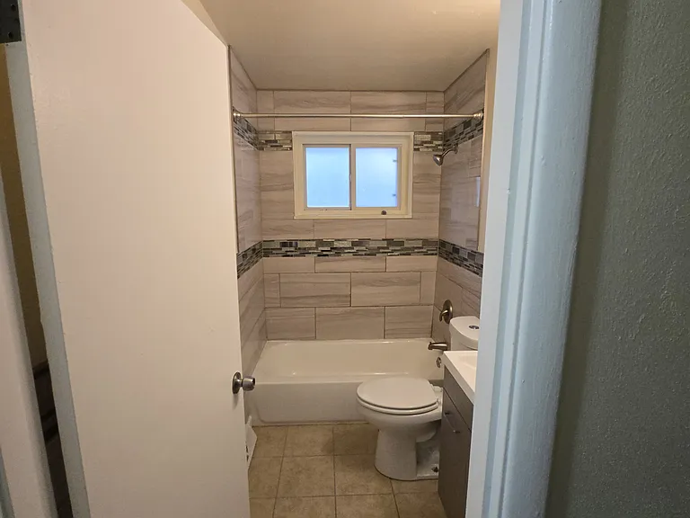 5604 Holborn Dr — Photo 2