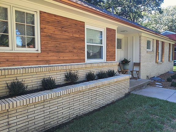 Cedar siding and shutters