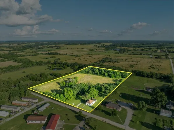 706 E 4th St, Altamont, MO 64620