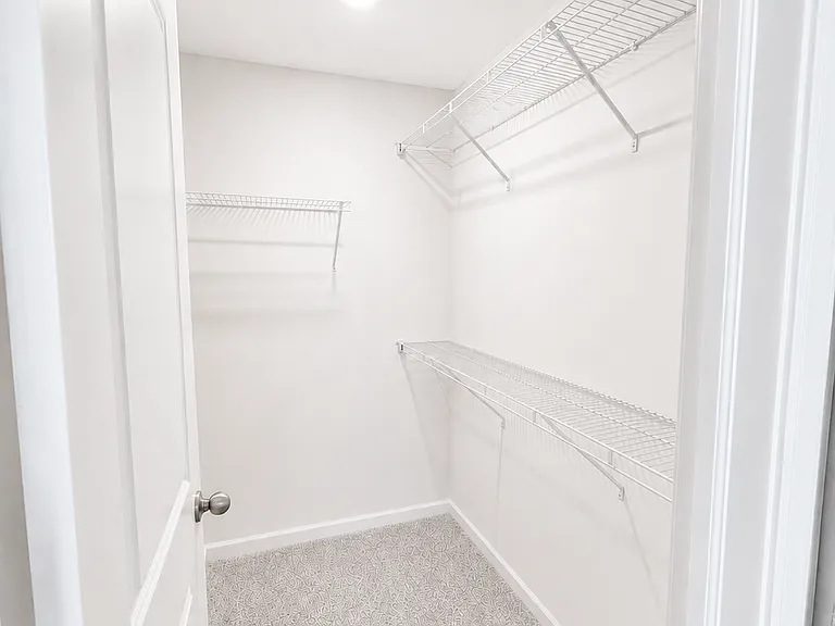 1475 Yosemite Way — Photo 11