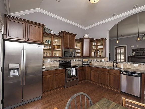 4th image of 1475 Sawmill Creek Ln
