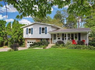 1439 S Deming Ave, Freeport, IL 61032