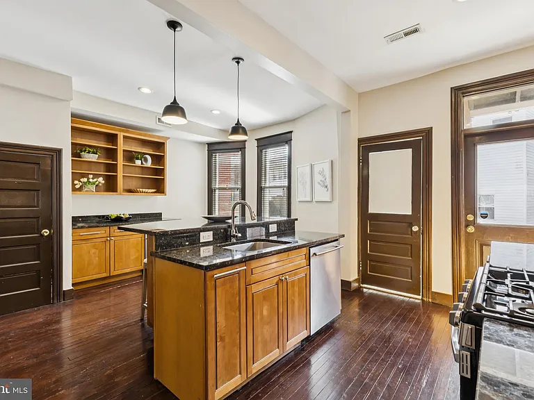 226 Rhode Island Ave NW — Photo 13