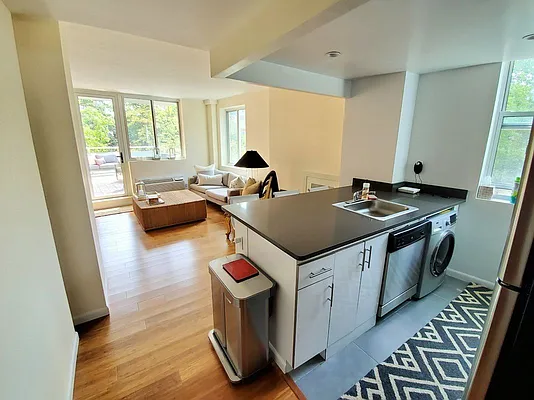 Rented by Ridgewood Capital NYC LLC | media 22