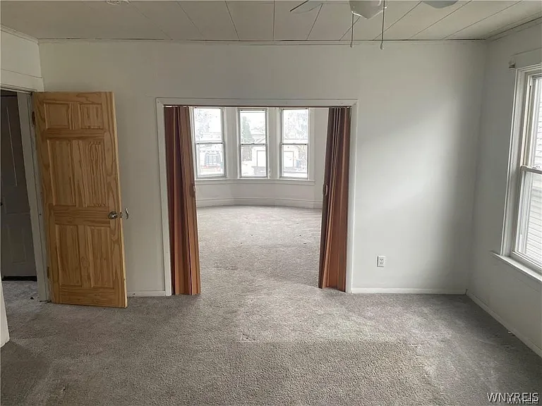 226 Longnecker St — Photo 2