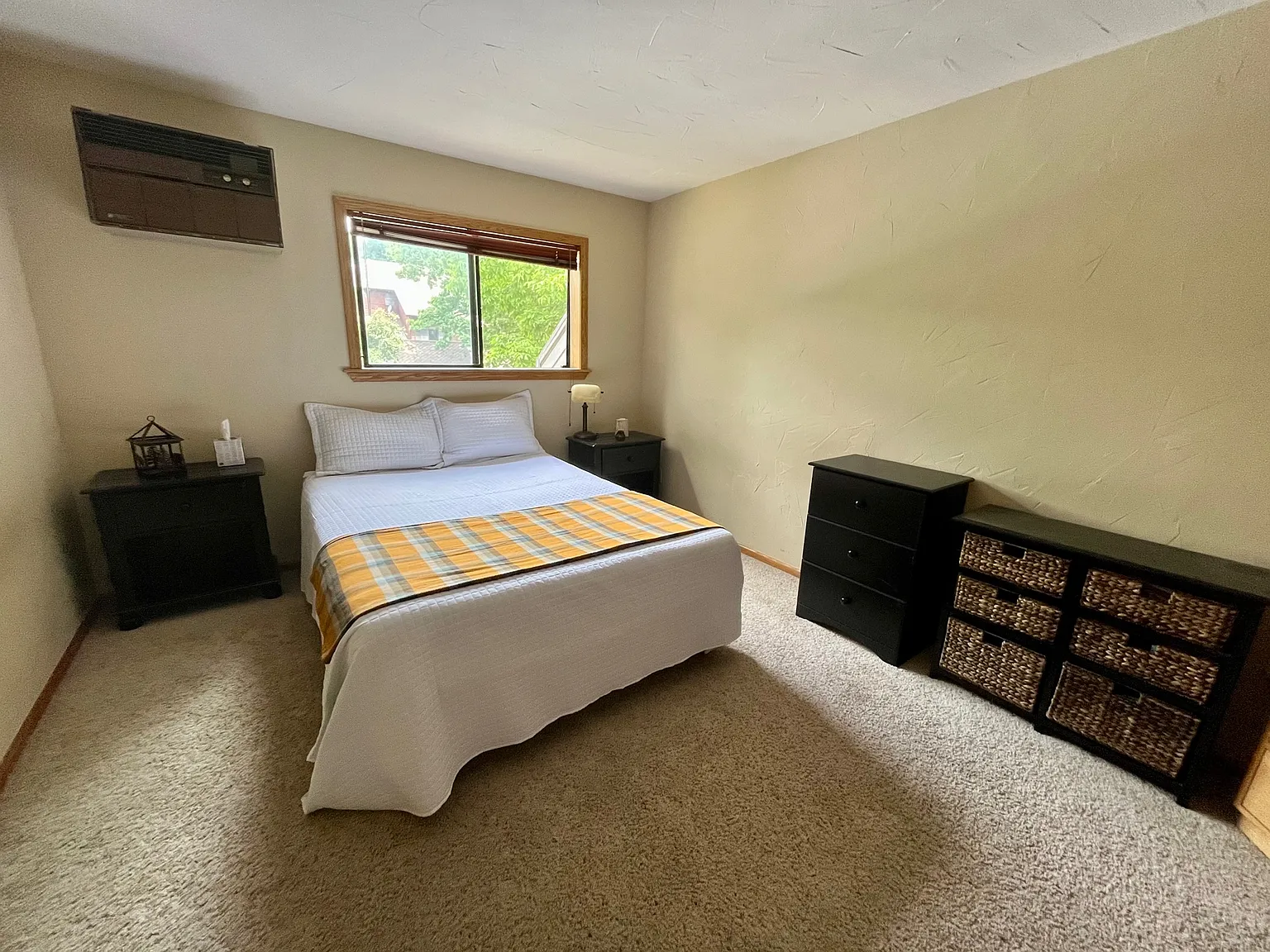 4 bed, 1600 sqft, $1,095 — Photo 3