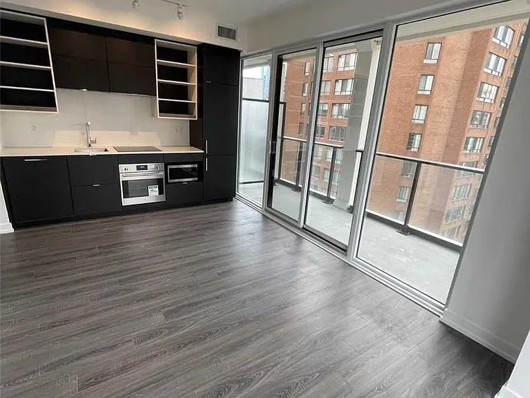 20 Edward St #1615 — Photo 3