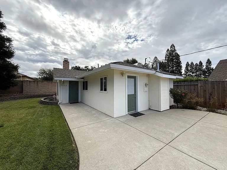8826 Fair Oaks Blvd — Photo 2
