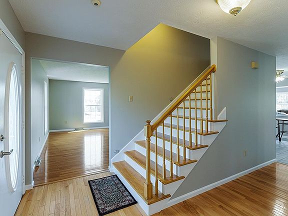 5th image of 125 Adams Ln