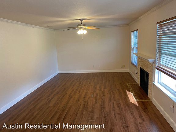 3rd image of 2629 Eastwood Ln