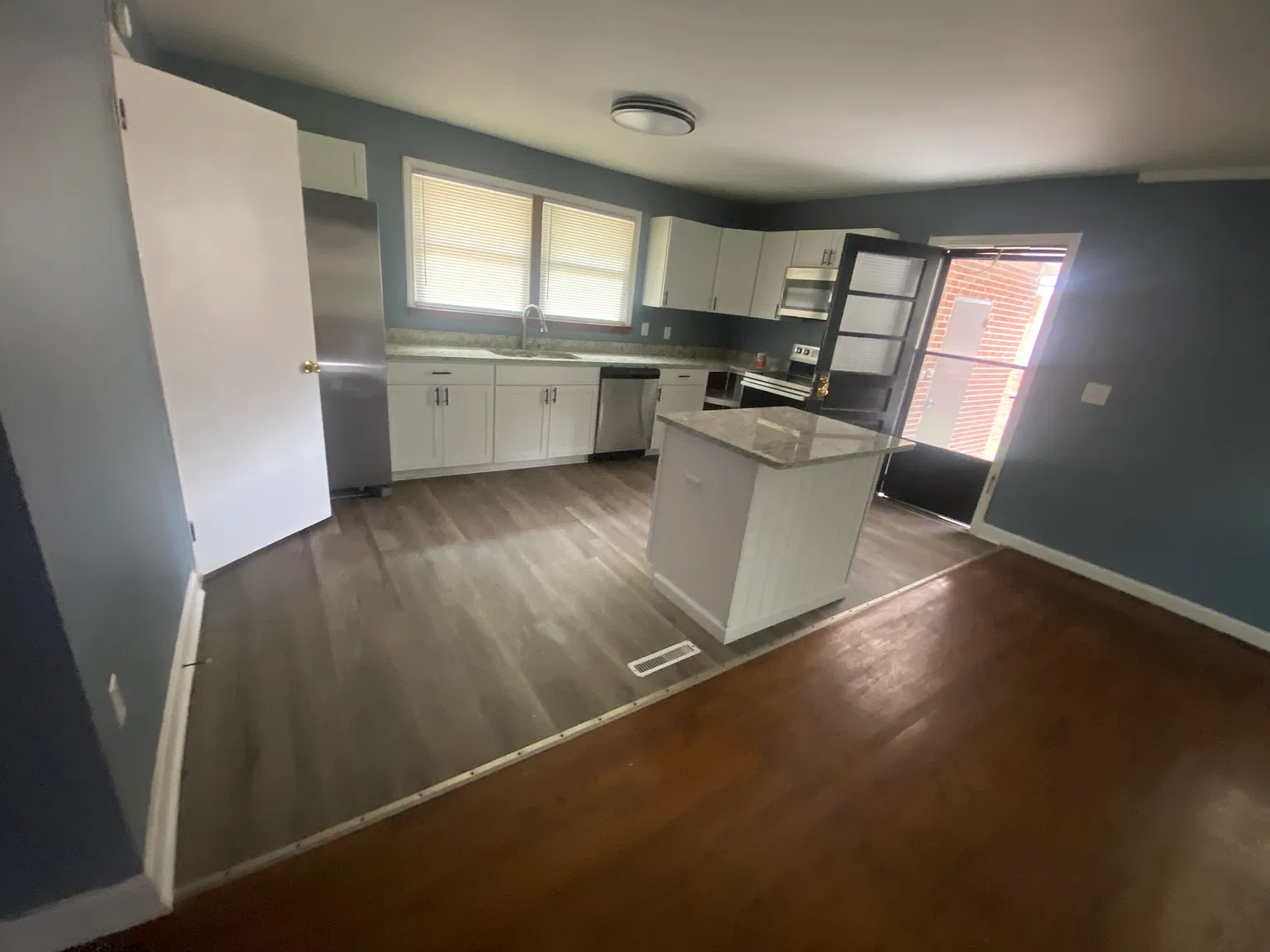 3128 Truman St — Photo 4
