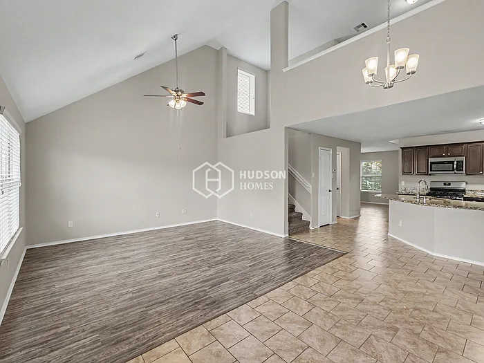 4 bed, 2.5 bath, 2954 sqft, $2,135 — Photo 4