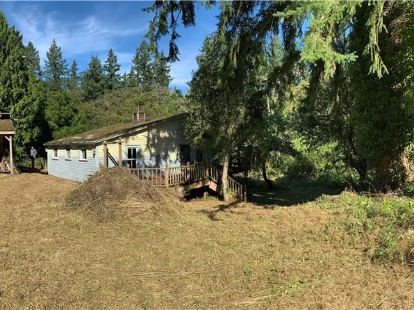 3289 Carriage Ct, Clinton, WA 98236