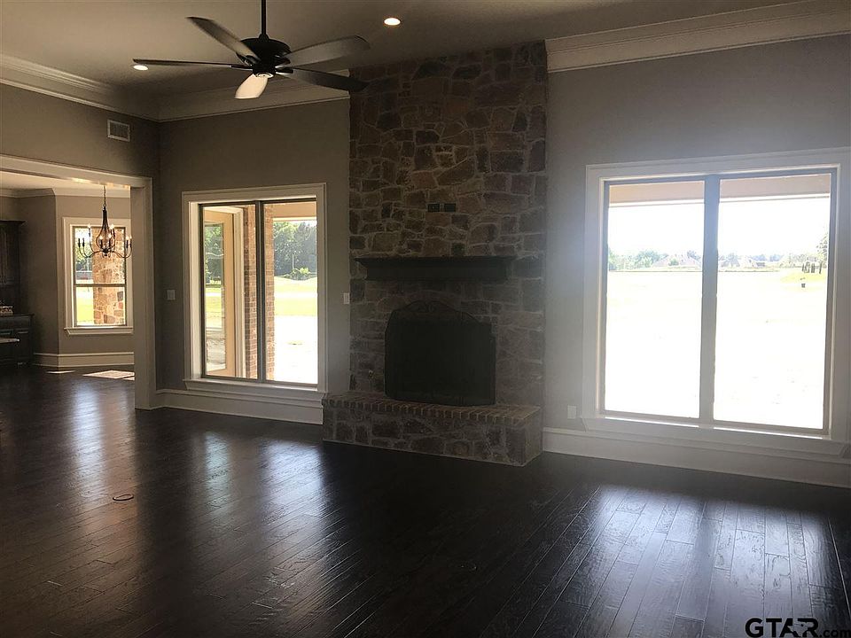 1st image of 3401 Oak Hill Trl