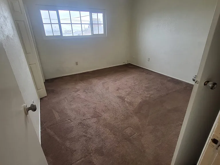 1444 Sanford Ave — Photo 11