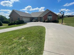 1243 Mountain Valley Ln, Sevierville, TN 37862