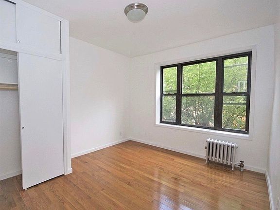 5th image of 318 6th St #11