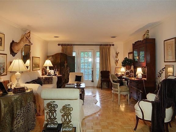 2nd image of 7 Fountain Manor Dr Unit D