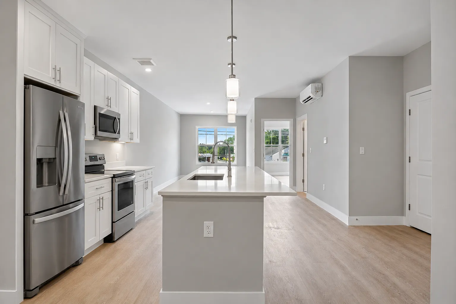1 bed, 716 sqft, $3,130 — Photo 3