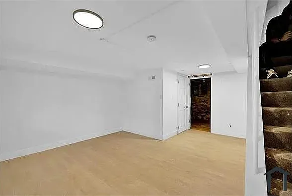 2 bed, $1,900 — Photo 1