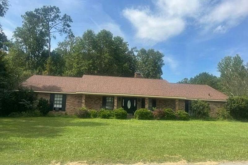 1st image of 63 W Lakeview Dr
