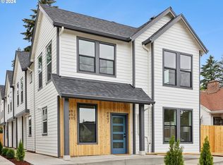 8497 NE Tillamook St, Portland, OR 97220
