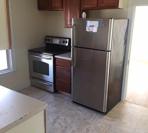 5th image of 3548 Girard Ave N #2