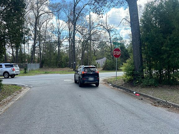 5th image of 1001 Vada Rd