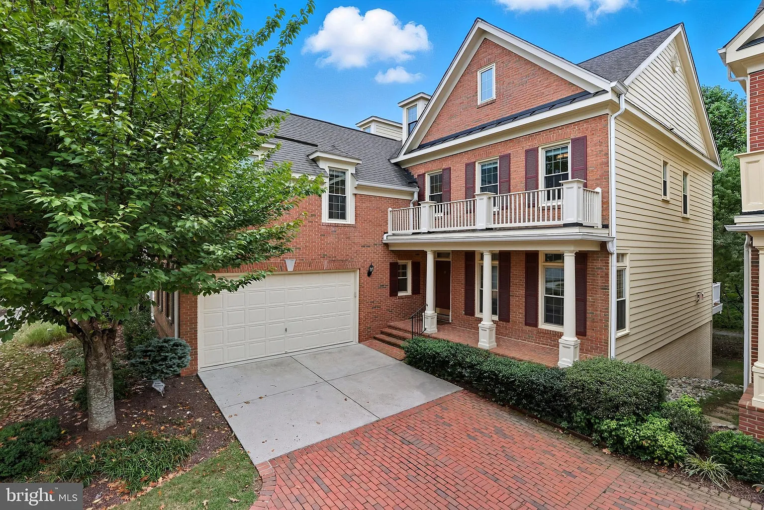 705 Oak Knoll Ter photo 1