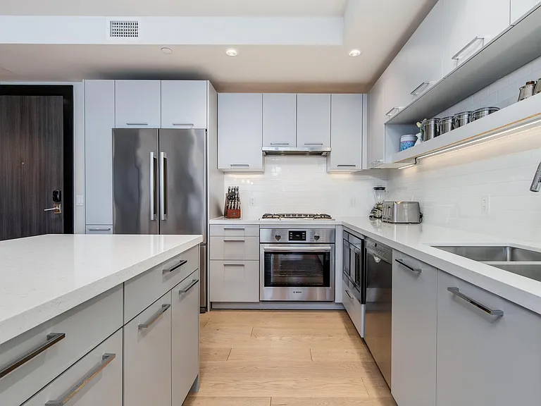 4422 N 75th St #6009 — Photo 9