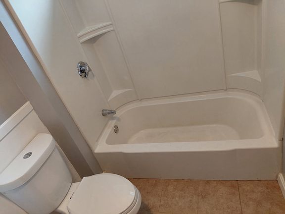 3rd image of 488 Ridge St #3