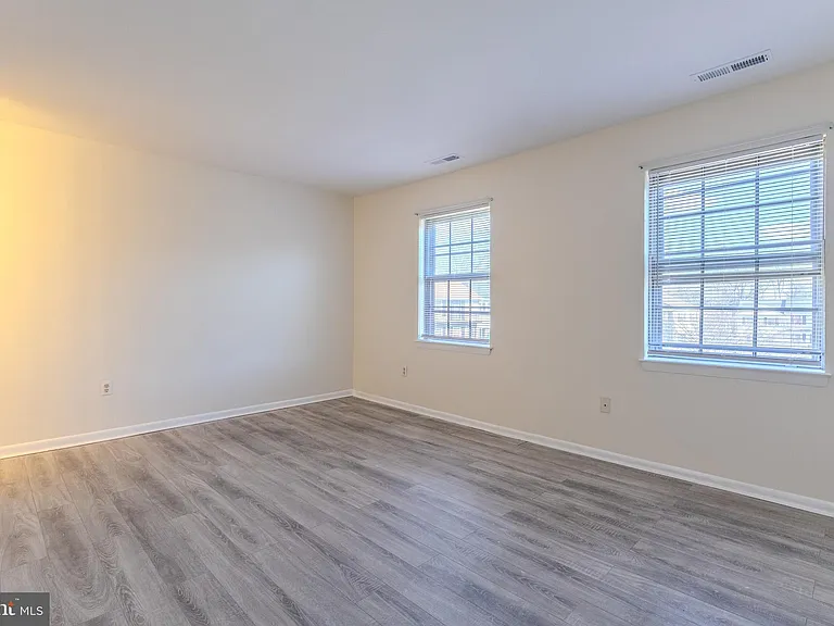398 Harry S Truman Dr #270 — Photo 19