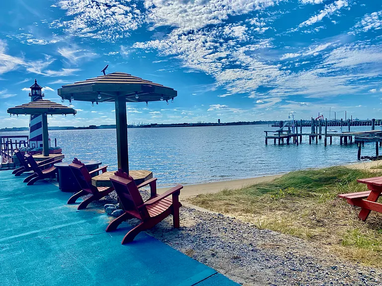 Lighthouse Point — Photo 43