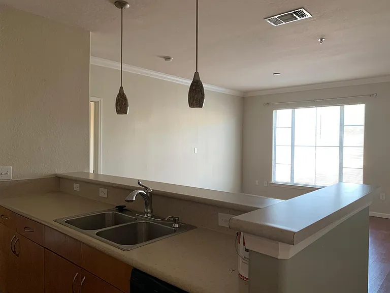 8290 Gate Pkwy W #910 — Photo 23
