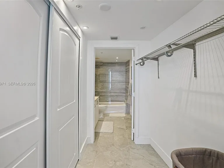 1750 N Bayshore Dr #1401 — Photo 11
