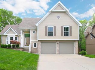 7805 NW 76th Pl, Kansas City, MO 64152