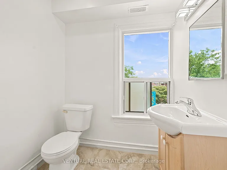1228 Saint Clair Ave W #3 — Photo 20