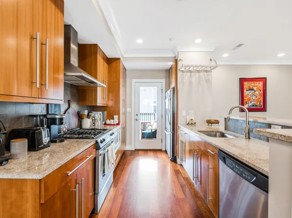 109 D St Unit 4A, Boston, MA 02127