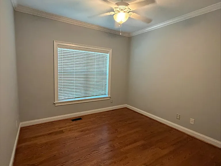 2409 Thorngrove Ct — Photo 13