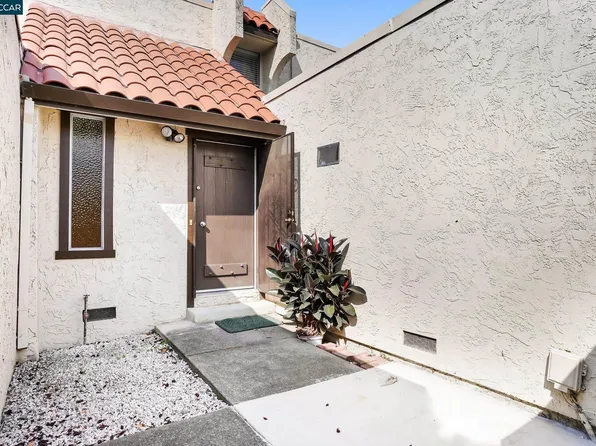 93 Villa Dr, San Pablo, CA 94806