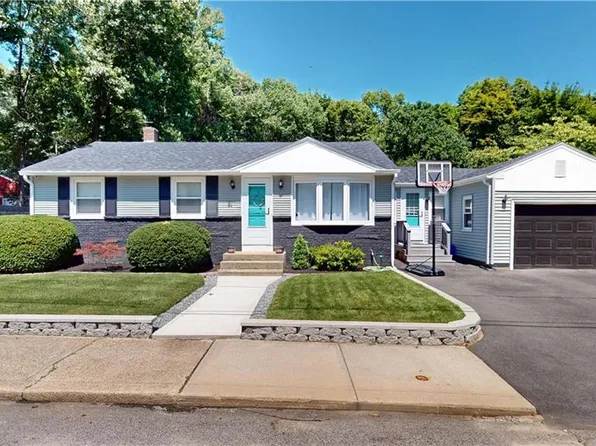 21 Eileen Dr, Coventry, RI 02816