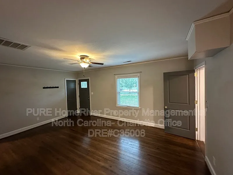 3 bed, 2.0 bath, 1146 sqft, $1,829 — Photo 4