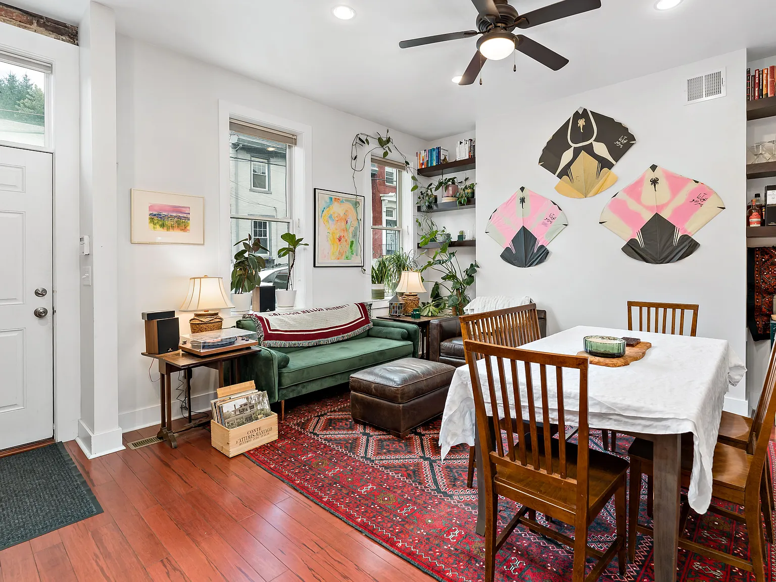3 bed, 2.5 bath, 1685 sqft, $3,500 — Photo 2