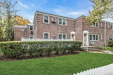 224-01 Kingsbury Avenue, #2