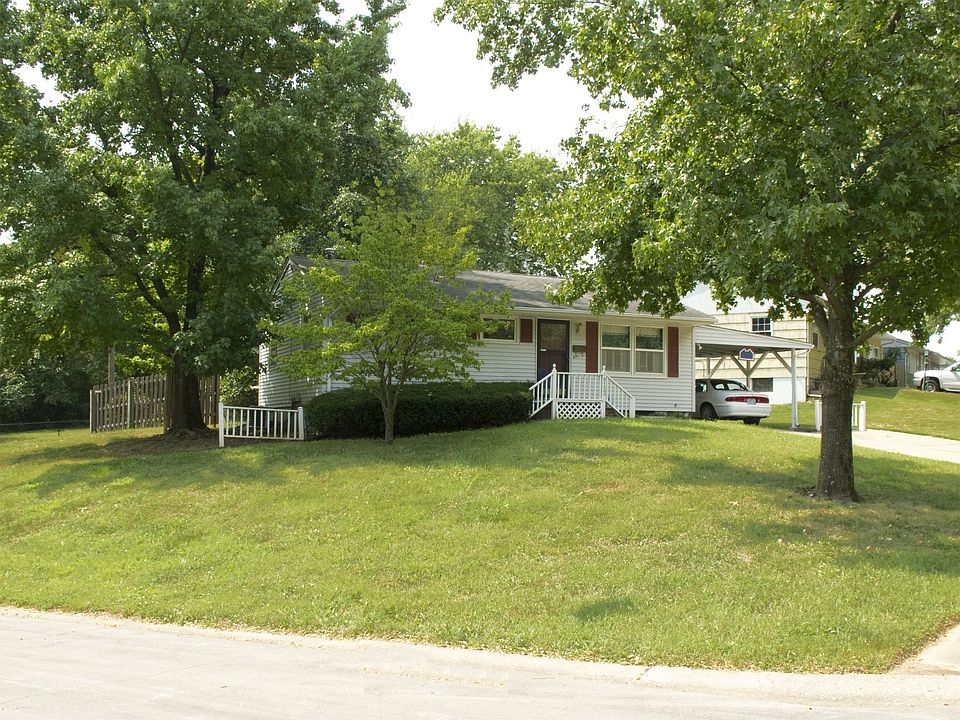 corner lot, front and side yards