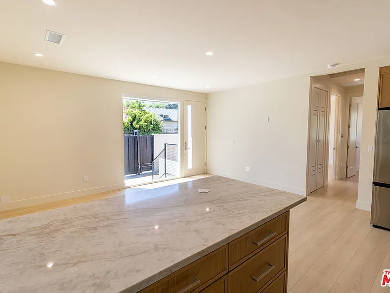 821 S Muirfield Rd — Photo 9