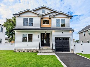 2439 Berkeley Pl, Bellmore, NY 11710