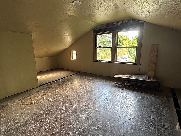 5th image of 402 Alameda Ave