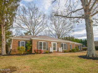 1029 Oxford Hills Dr, Maryville, TN 37803