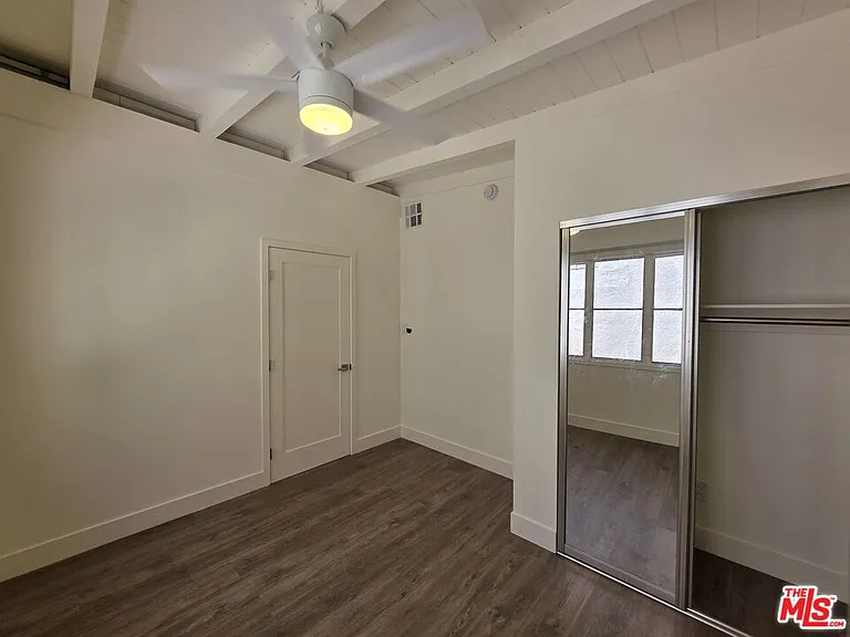 1635 S Beverly Glen Blvd #6 — Photo 42